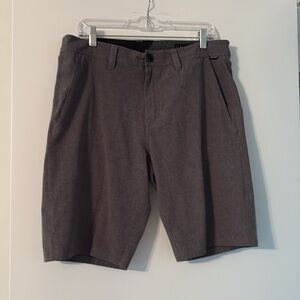 Men's Volcom Surf & Turf 4 way stretch Grey Shorts Flat Front  size 33